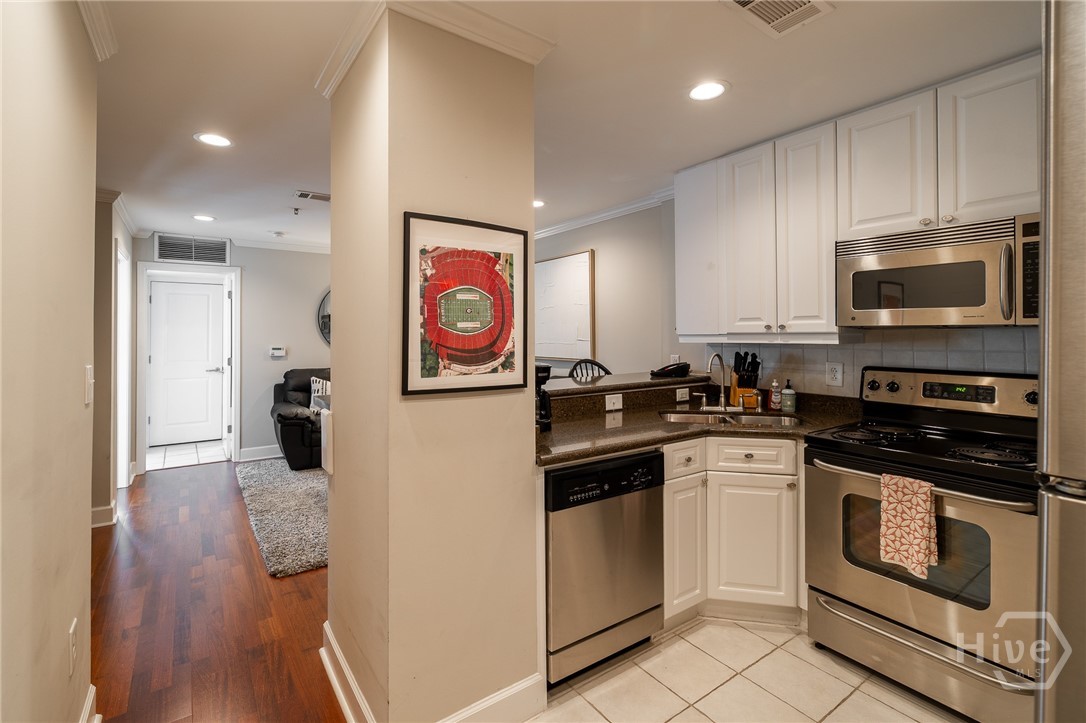 250 West Broad Street, Unit 720 Athens, GA 30601 - Photo 10 of 34