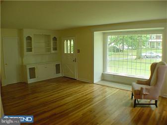 2346 Boyd Road Huntingdon Valley, PA 19006 - Photo 2 of 12 Living Room