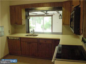 2346 Boyd Road Huntingdon Valley, PA 19006 - Photo 5 of 12 Kitchen
