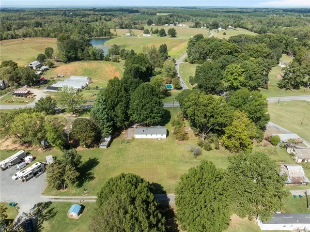 $200,000 | 14760 Us Highway, Summerfield, NC 27358