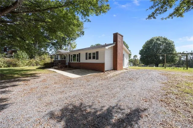 $200,000 | 14760 Us Highway, Summerfield, NC 27358