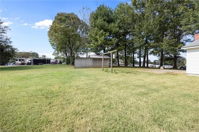 $200,000 | 14760 Us Highway, Summerfield, NC 27358