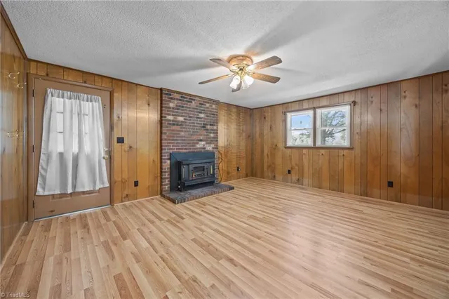 $200,000 | 14760 Us Highway, Summerfield, NC 27358