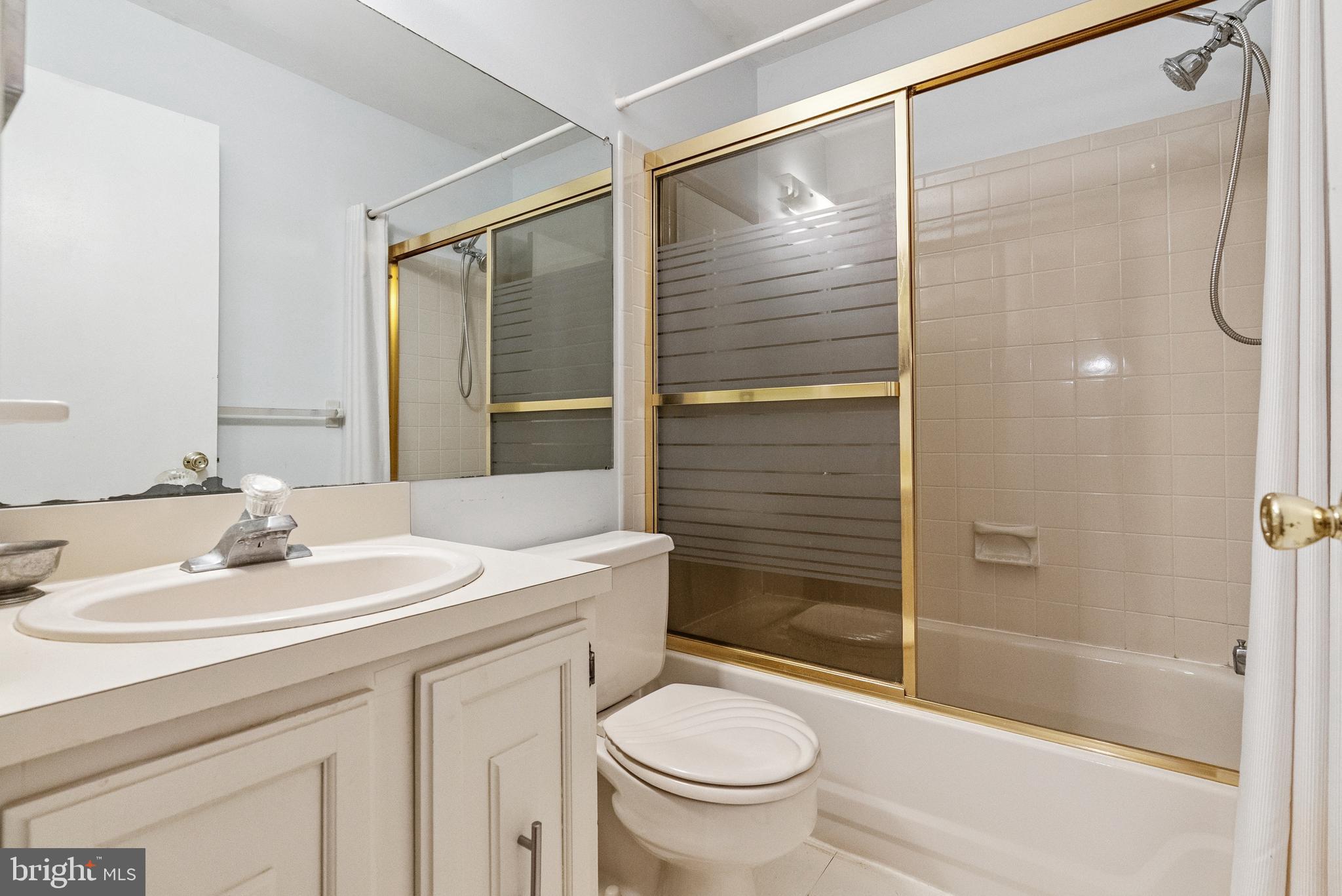 82 Farnwood Road Mount Laurel, NJ 08054 - Photo 18 of 22 a bathroom with a sink toilet and shower