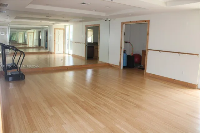 a view of entryway with livingroom and furniture