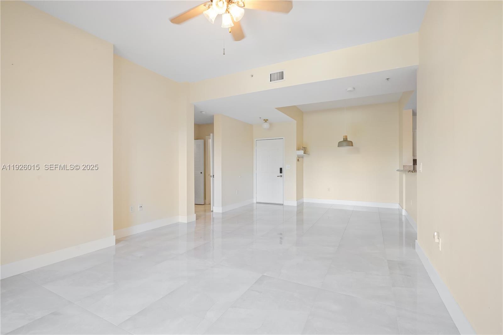 520 Southeast 5th Avenue, Unit 1109 Fort Lauderdale, FL 33301 - Photo 18 of 39 an empty room with a bathroom