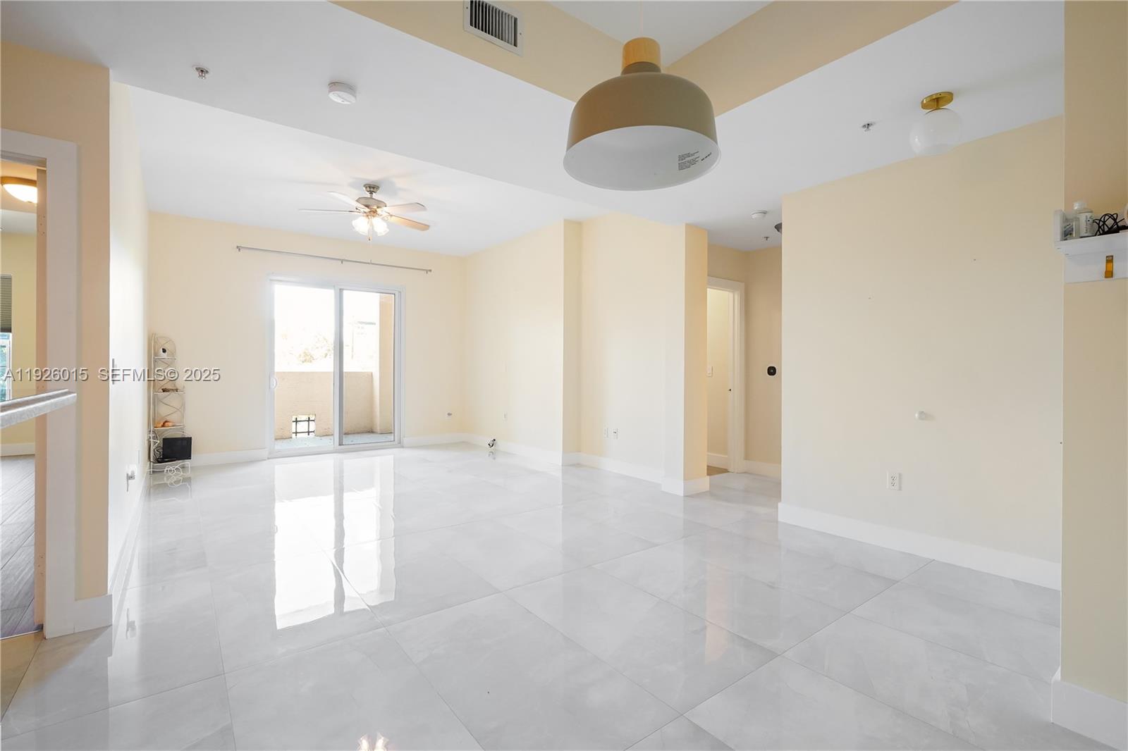 520 Southeast 5th Avenue, Unit 1109 Fort Lauderdale, FL 33301 - Photo 20 of 39 a view of an empty room and window