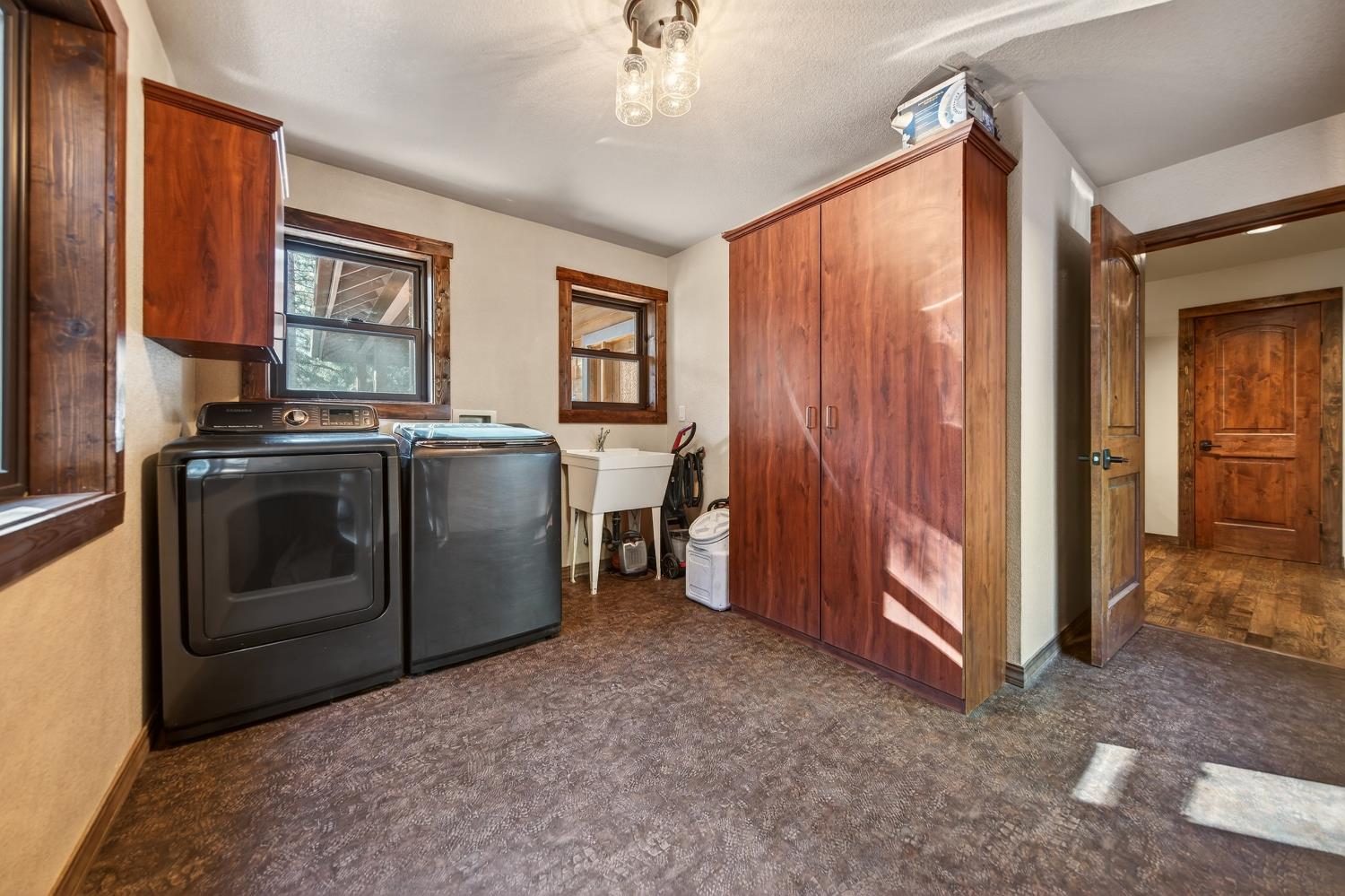 11234 Valencia Road Nevada City, CA 95959 - Photo 22 of 62 Laundry