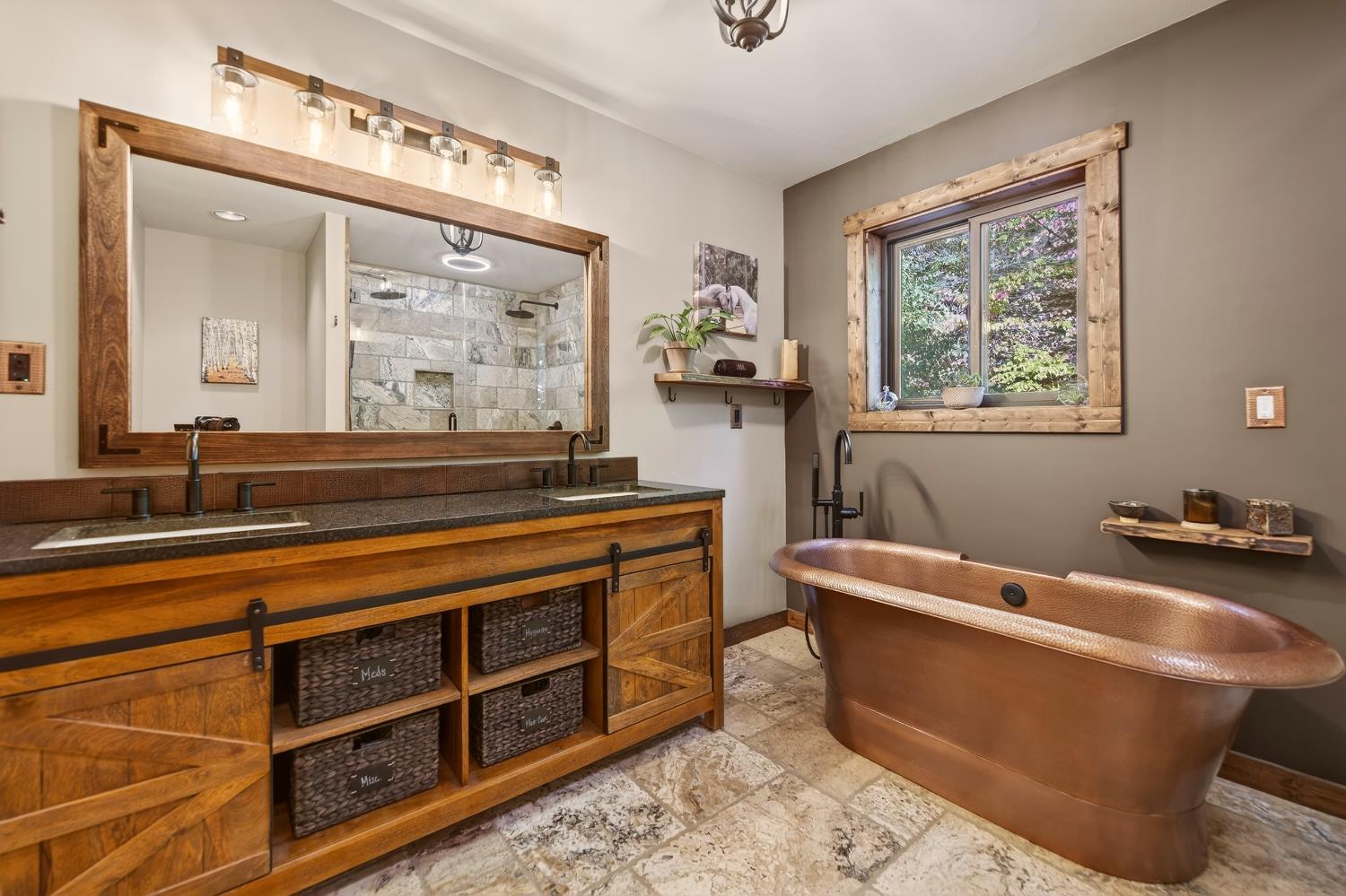 11234 Valencia Road Nevada City, CA 95959 - Photo 26 of 62 Primary Bath