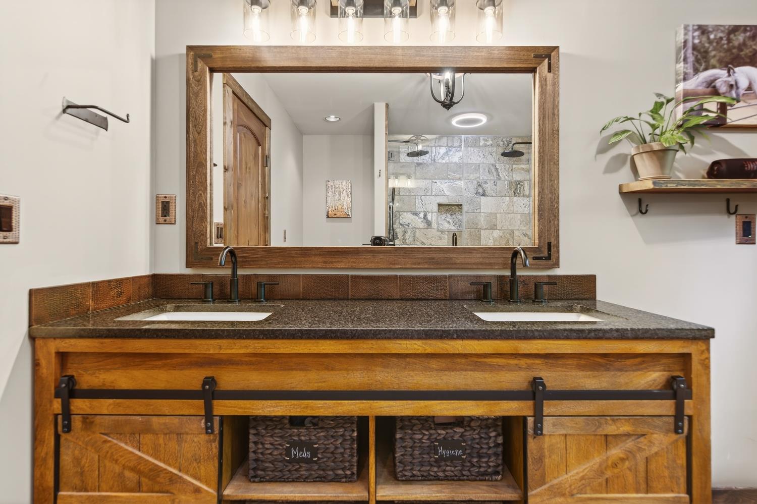 11234 Valencia Road Nevada City, CA 95959 - Photo 27 of 62 a view of bathroom sink