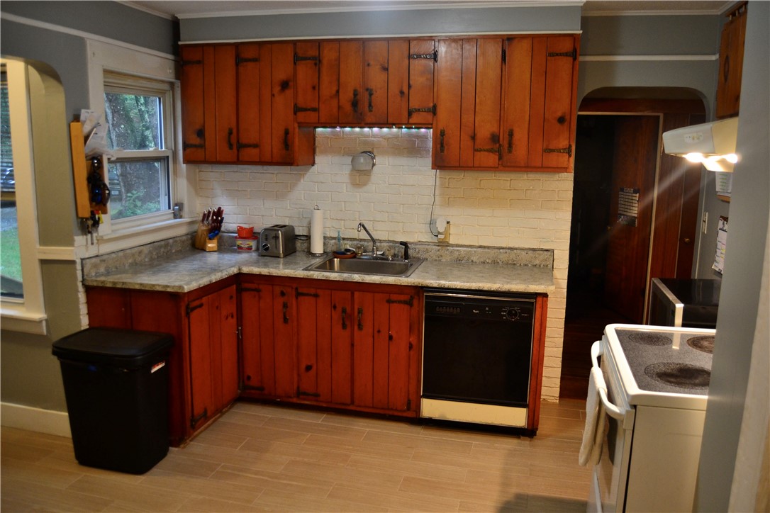 14 Slavin Path Glocester, RI 02814 - Photo 11 of 36 Kitchen