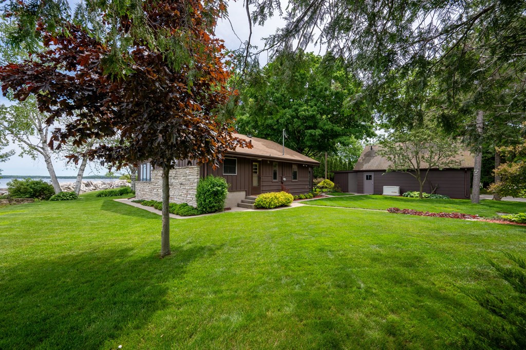 3988 Sand Bay Point Road Sturgeon Bay, WI 54235 - Photo 8 of 45 Gallery Image 8