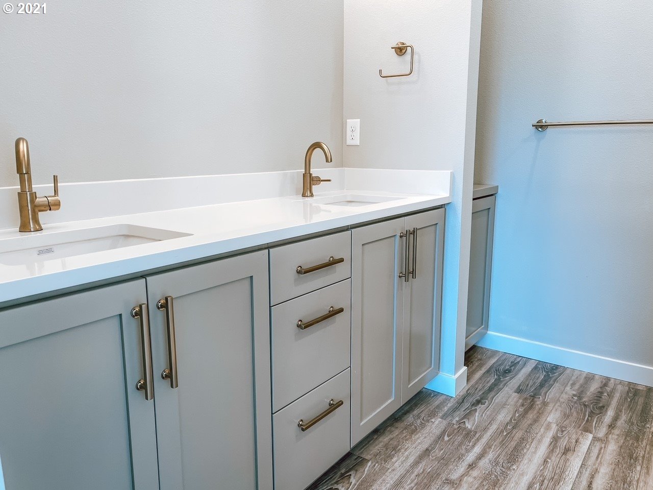 2917 North Mccanta Way Ridgefield, WA 98642 - Photo 14 of 22 Bathroom