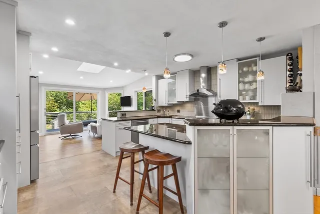 $1,649,000 | 409 Haverhill Street, Reading, MA 01867