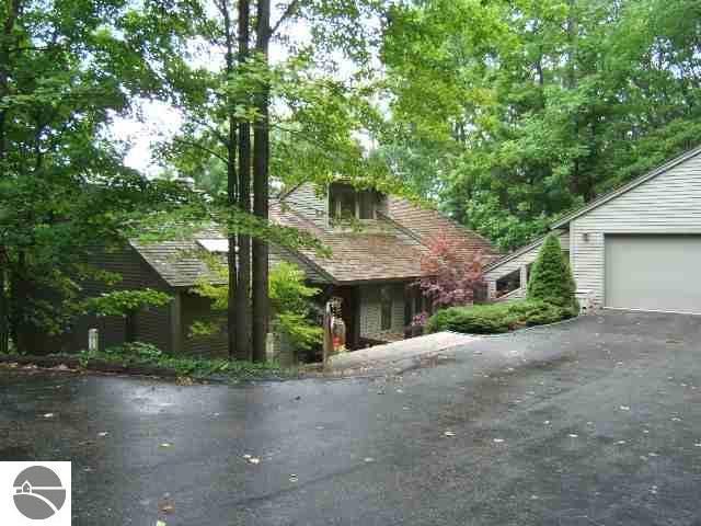 4040 Spring Valley Road Beulah, MI 49617 - Photo 4 of 7 1652640-3.JPG