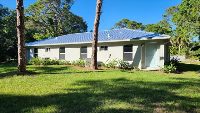 $2,400 | 2703 Avenue G, Unit B, Fort Pierce, FL 34947