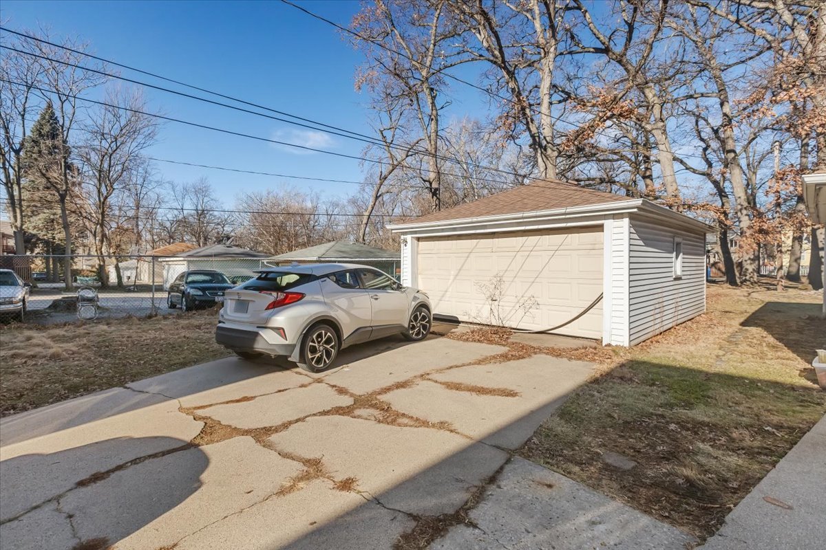 1700 West 103rd Street Chicago, IL 60643 - Photo 4 of 33