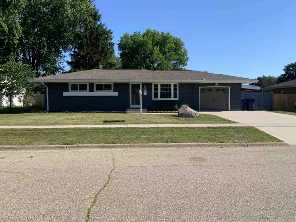 $289,900 | 2017 Crestview Street, Janesville, WI 53546