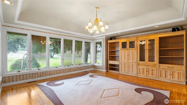 a view of a livingroom with furniture