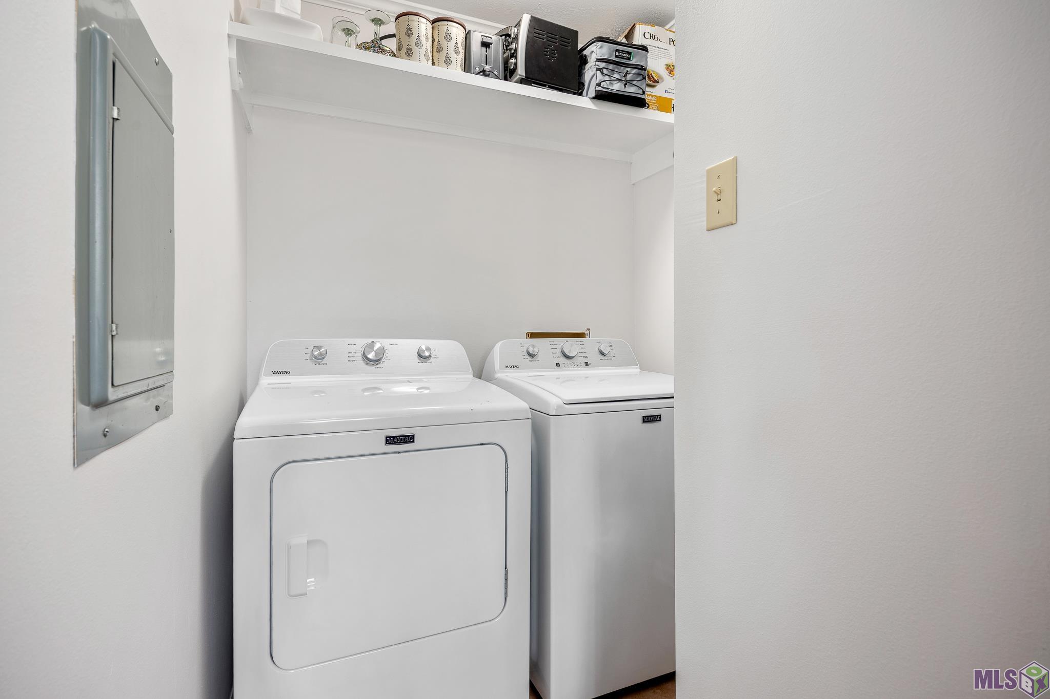 948 Ridgepoint Court, Unit 11B Baton Rouge, LA 70810 - Photo 11 of 18 Laundry