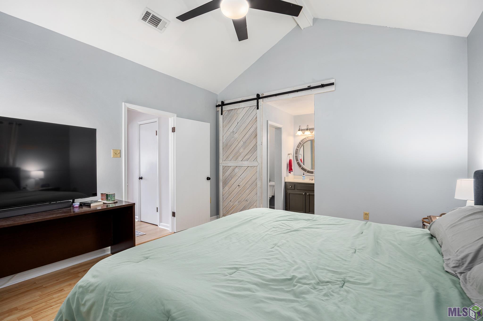 948 Ridgepoint Court, Unit 11B Baton Rouge, LA 70810 - Photo 16 of 18 Bedroom 2