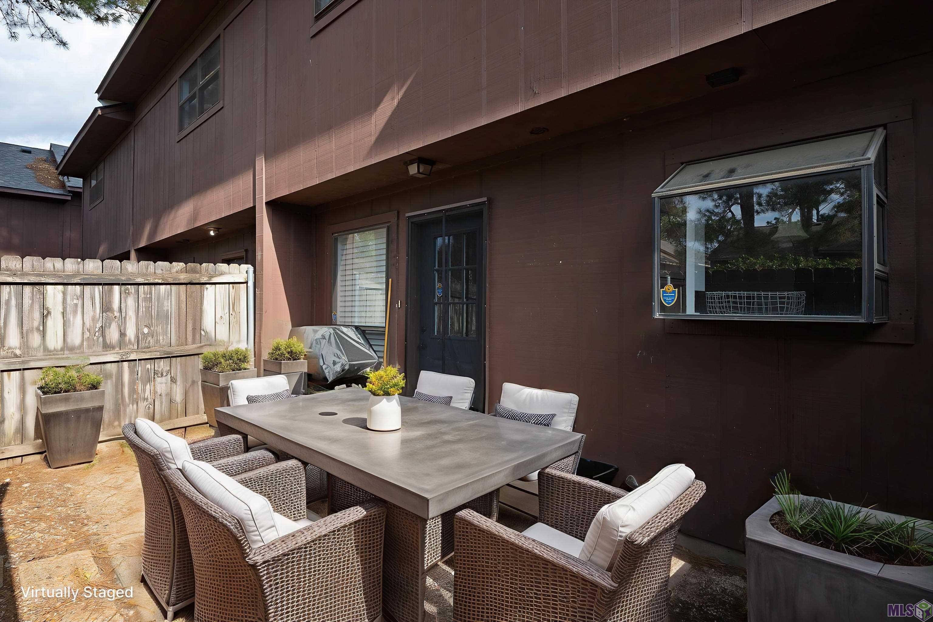 948 Ridgepoint Court, Unit 11B Baton Rouge, LA 70810 - Photo 19 of 19 Fenced-in Back Patio