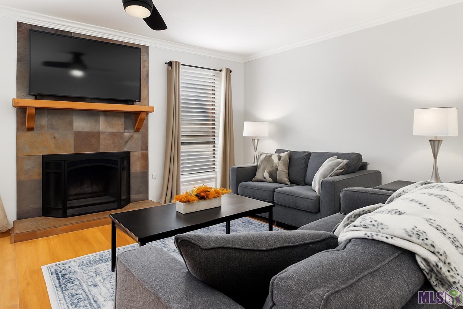 948 Ridgepoint Court, Unit 11B Baton Rouge, LA 70810 - Photo 4 of 18 Wood Burning Fireplace