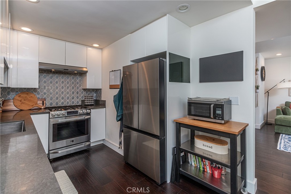 1734 North Verdugo Road, Unit 23 Glendale, CA 91208 - Photo 11 of 45