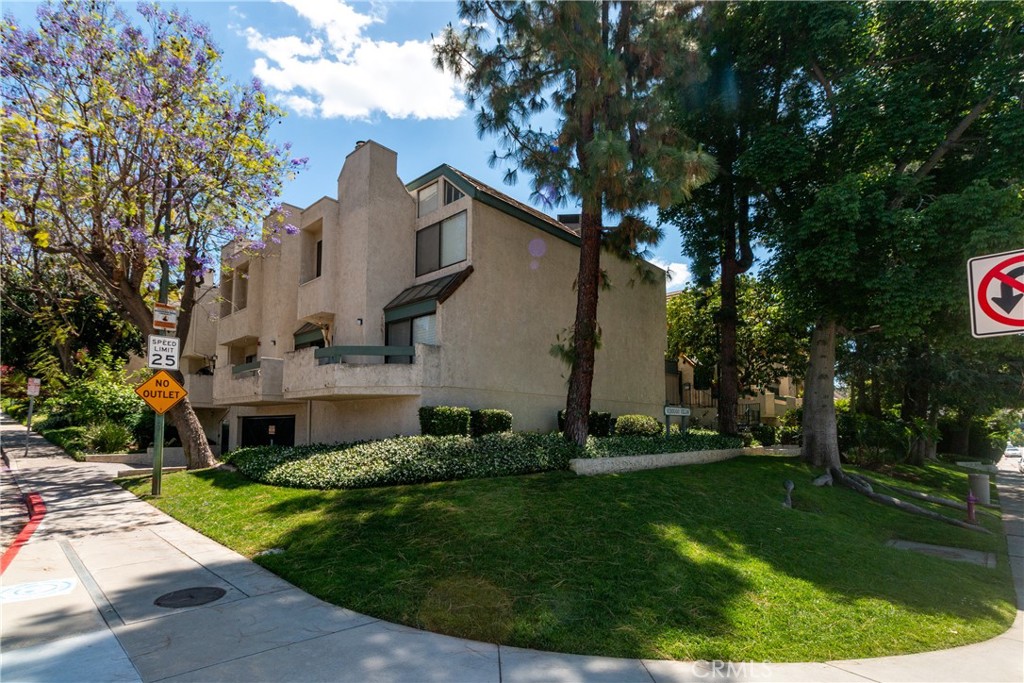 1734 North Verdugo Road, Unit 23 Glendale, CA 91208 - Photo 2 of 45
