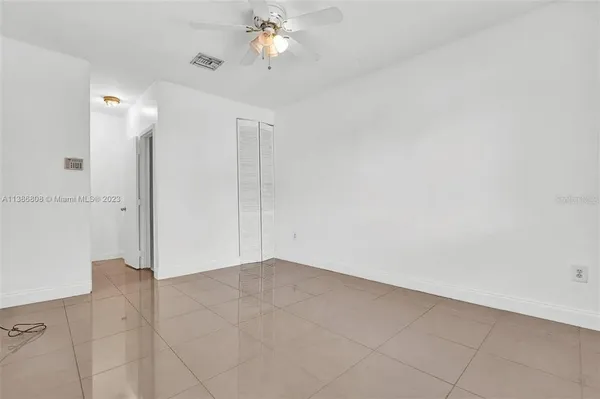$4,400 | 437 Swan Avenue, Miami, FL 33166