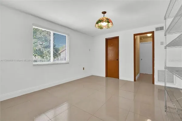 $4,400 | 437 Swan Avenue, Miami, FL 33166