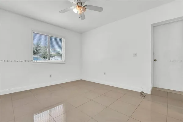 $4,400 | 437 Swan Avenue, Miami, FL 33166