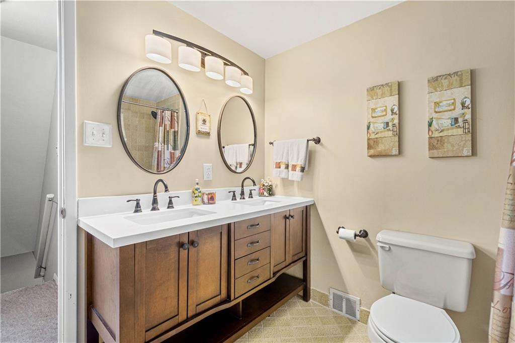 5330 Blossom Road Pittsburgh, PA 15236 - Photo 18 of 25 Gallery Image 18