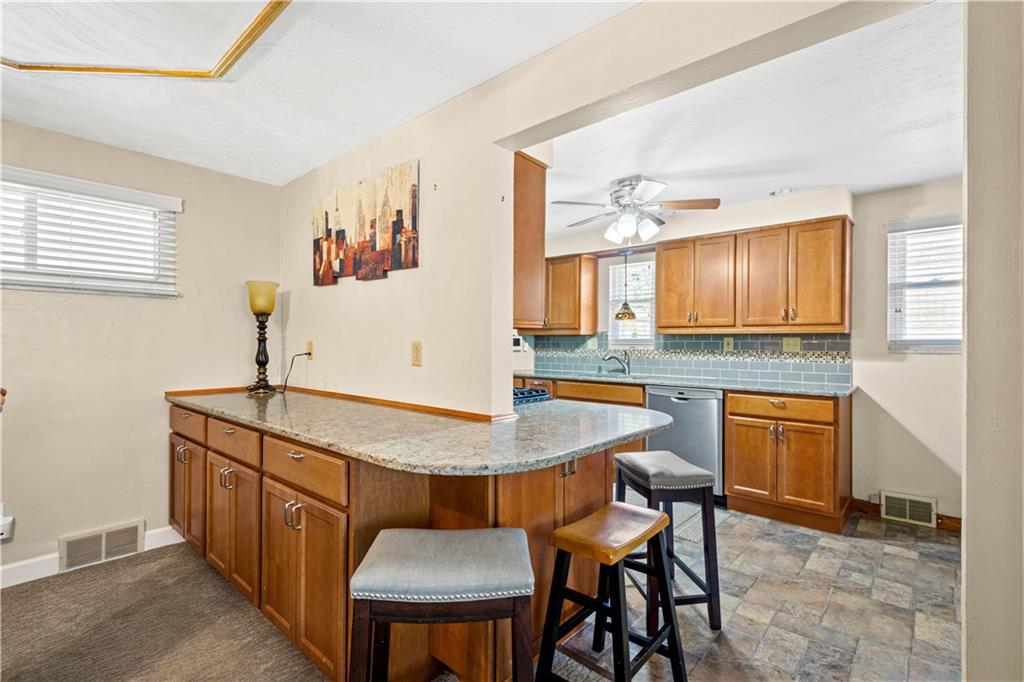 5330 Blossom Road Pittsburgh, PA 15236 - Photo 8 of 25 Gallery Image 8