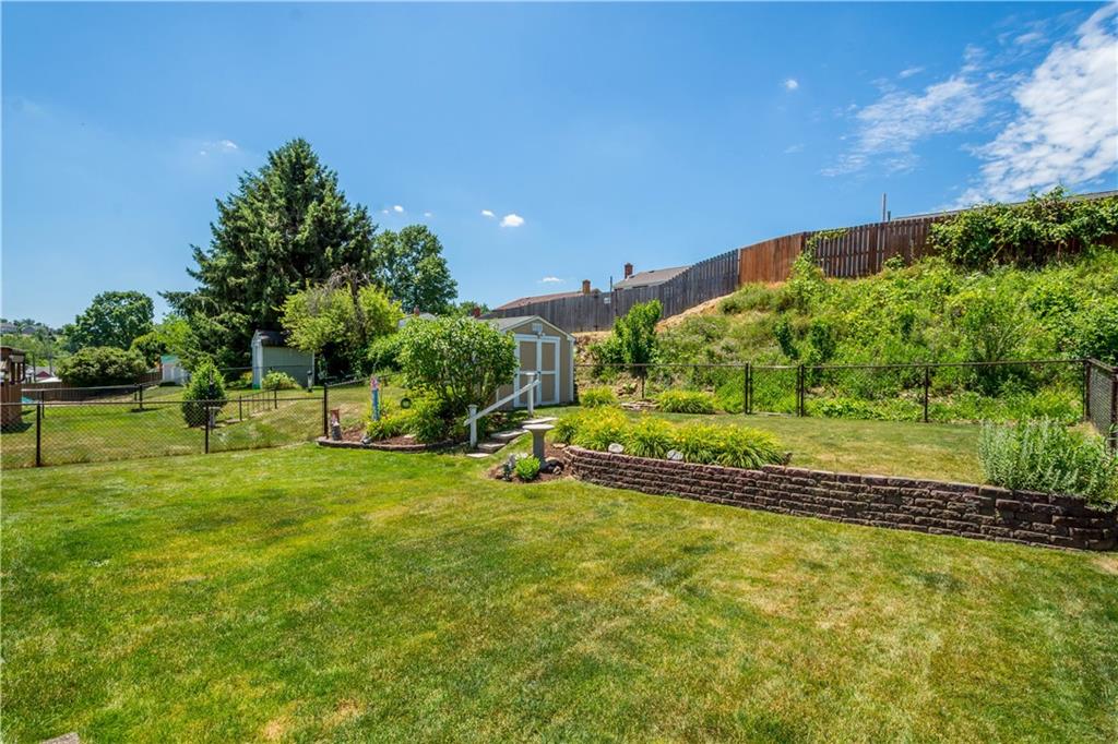 5330 Blossom Road Pittsburgh, PA 15236 - Photo 10 of 25 Gallery Image 10