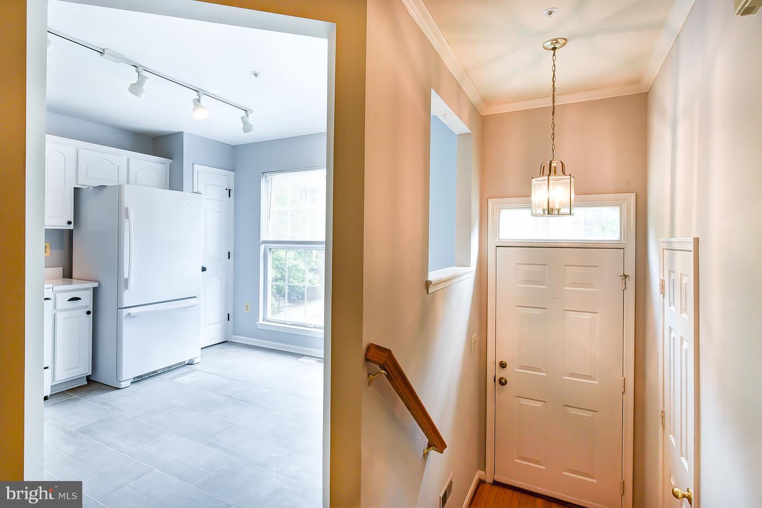 11220 Watermill Lane Silver Spring, MD 20902 - Photo 2 of 28 Interior (General)