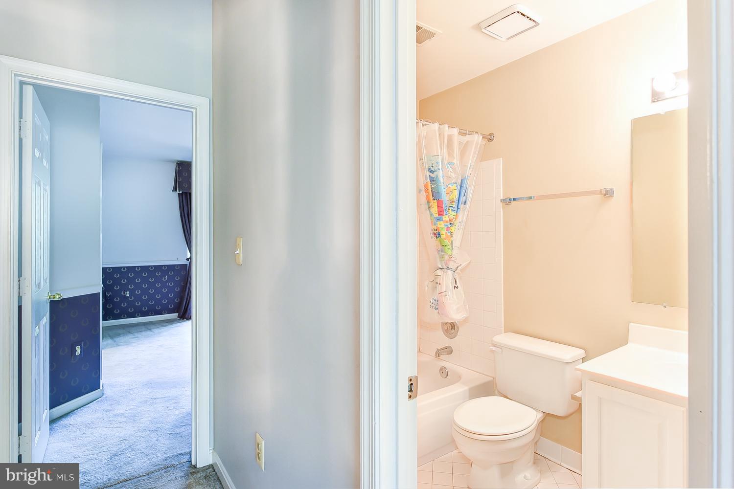 11220 Watermill Lane Silver Spring, MD 20902 - Photo 18 of 28 Bath