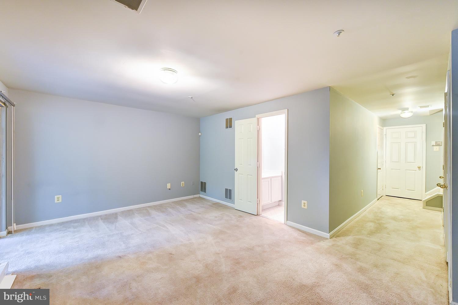 11220 Watermill Lane Silver Spring, MD 20902 - Photo 19 of 28 Family Room
