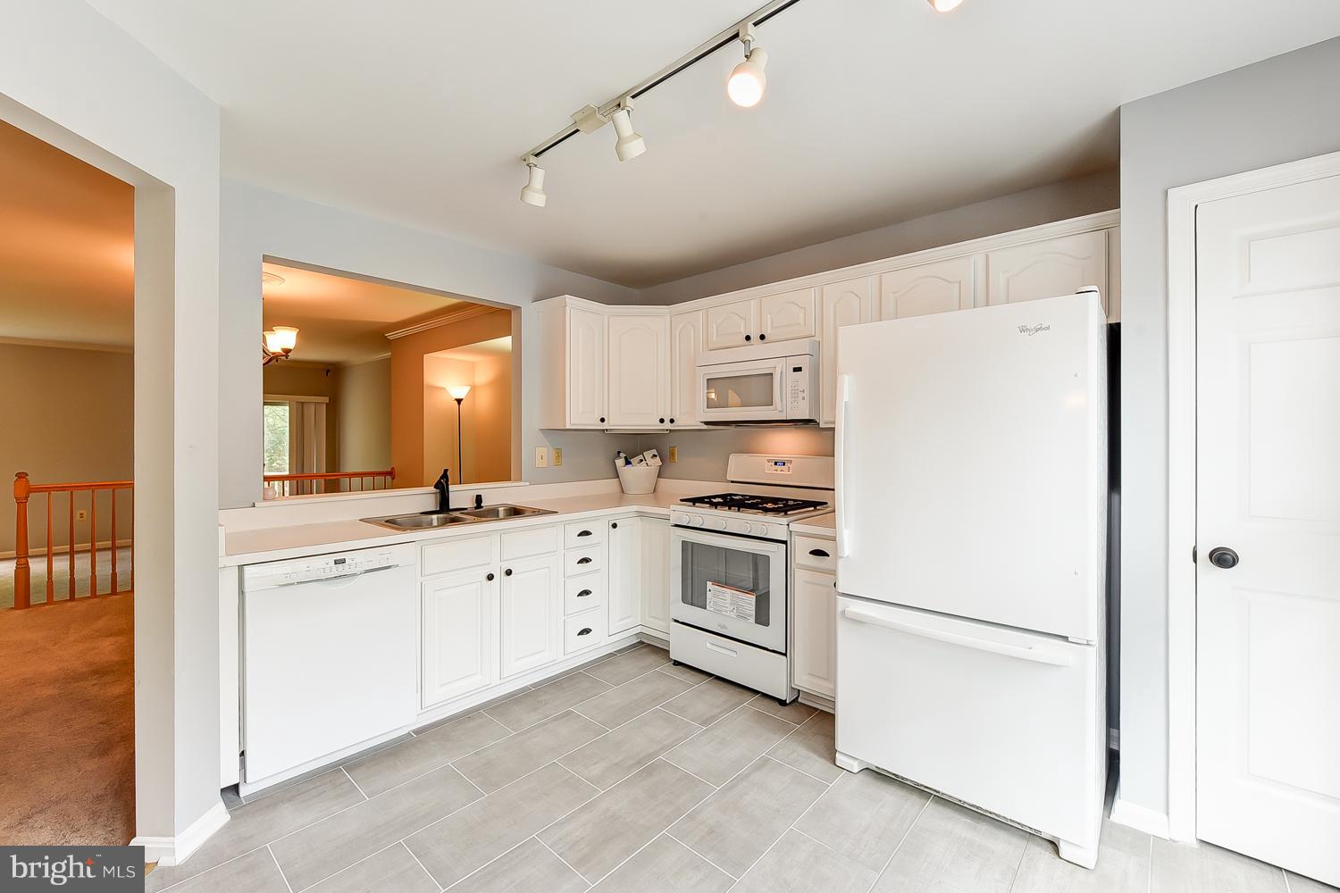 11220 Watermill Lane Silver Spring, MD 20902 - Photo 5 of 28 Updated Kitchen