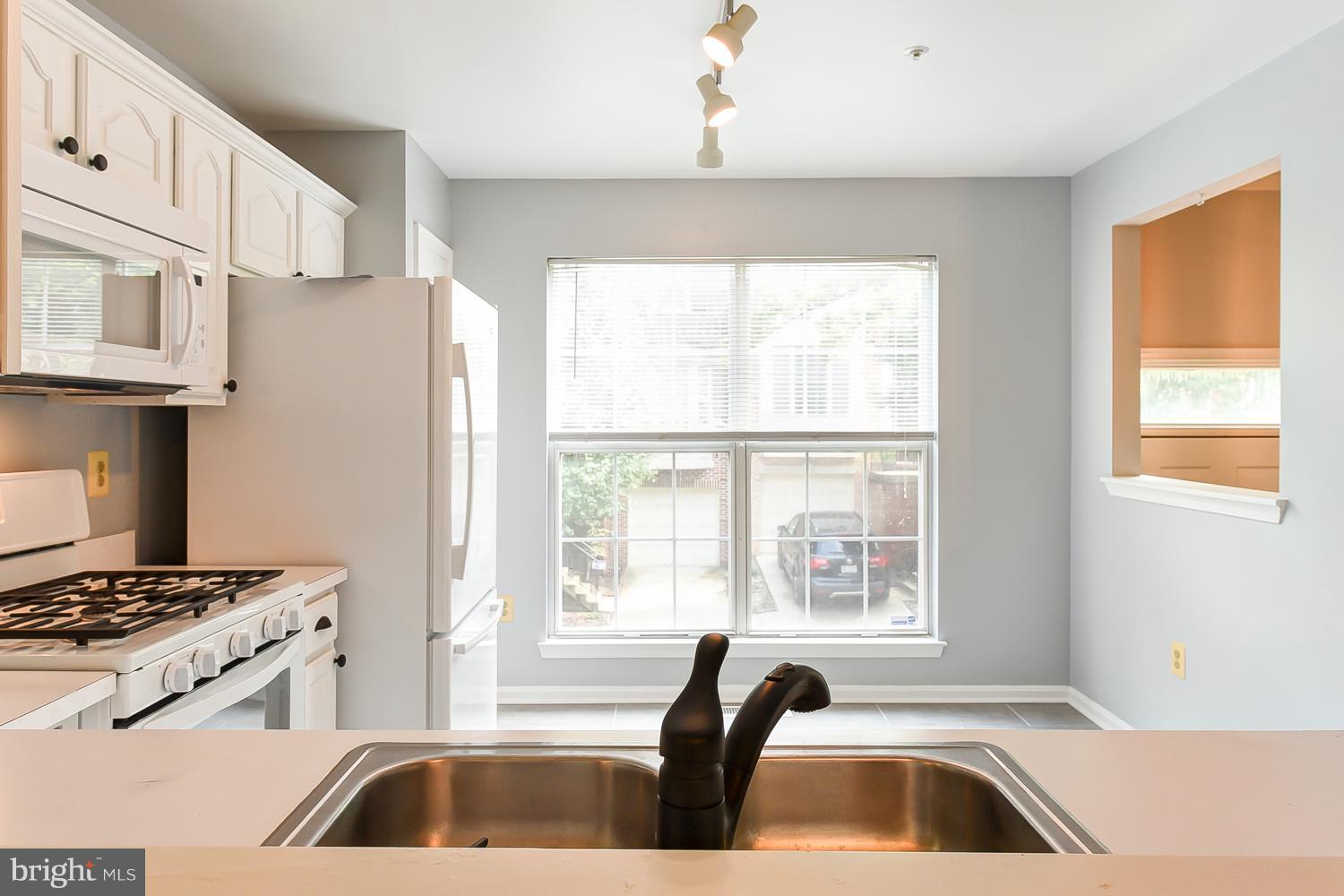 11220 Watermill Lane Silver Spring, MD 20902 - Photo 6 of 28 Kitchen
