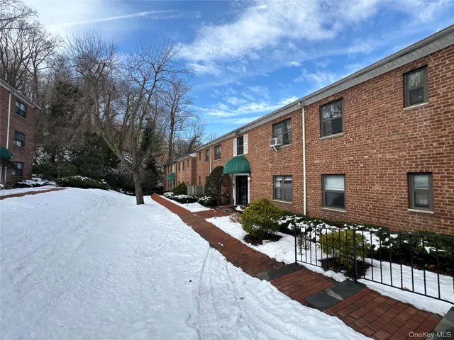 $350,000 | 313 Main Street, Unit B, Roslyn, NY 11576