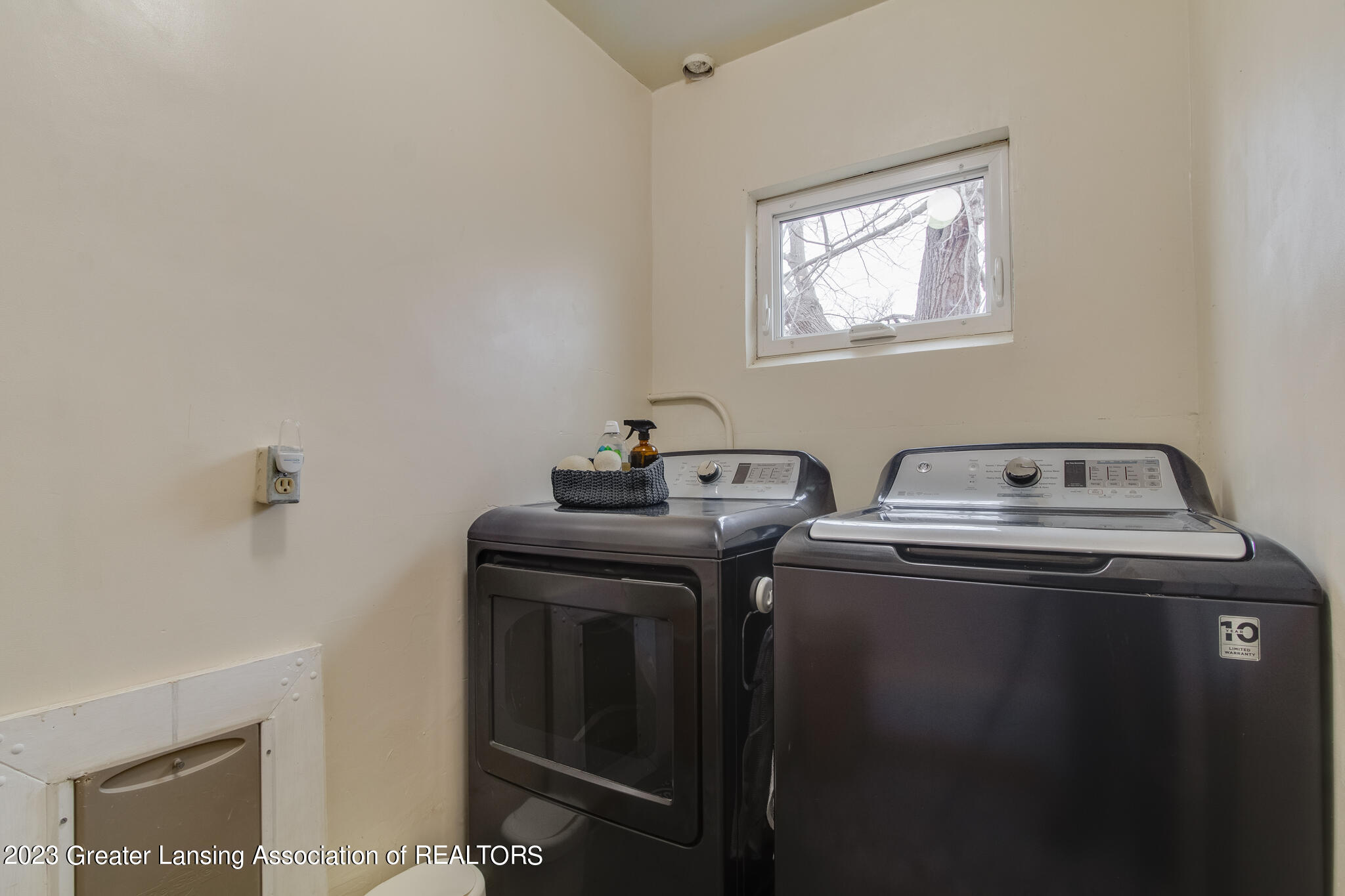 4212 West Chadwick Road Dewitt, MI 48820 - Photo 37 of 45 4212_Chadwick_JAMIE-42