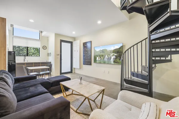 $3,400 | 802 North Harper Avenue, Los Angeles, CA 90046