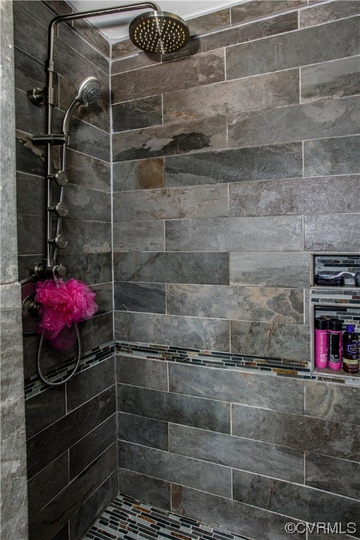 3911 Cresthill Road Chester, VA 23831 - Photo 19 of 50 a bathroom with a shower