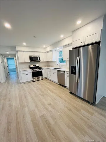 $2,600 | 54 School Street, Bridgeport, CT 06605