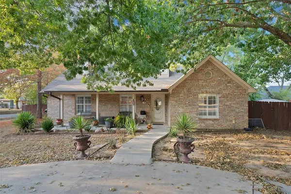 $295,500 | 600 East Jacob Street, Pilot Point, TX 76258