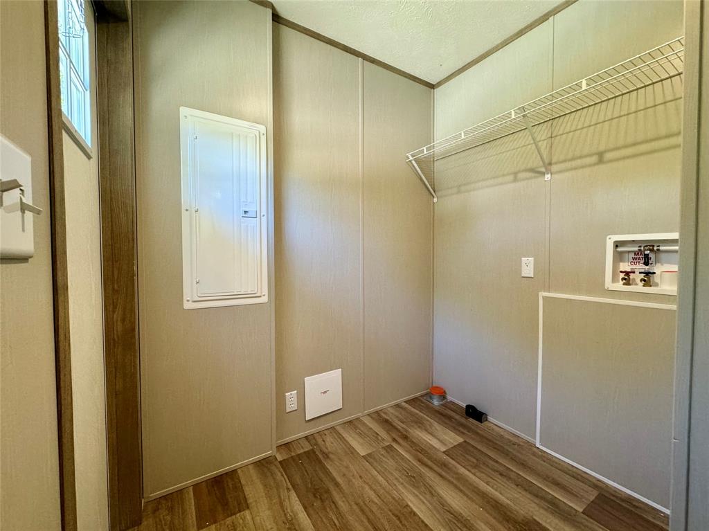 706 Sandpiper Circle Seven Points, TX 75143 - Photo 22 of 22 a view of bathroom