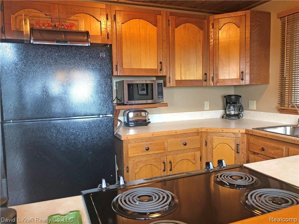 4726 Port Austin Road Caseville, MI 48725 - Photo 10 of 32 4726PtAustinKitchen2.jpg