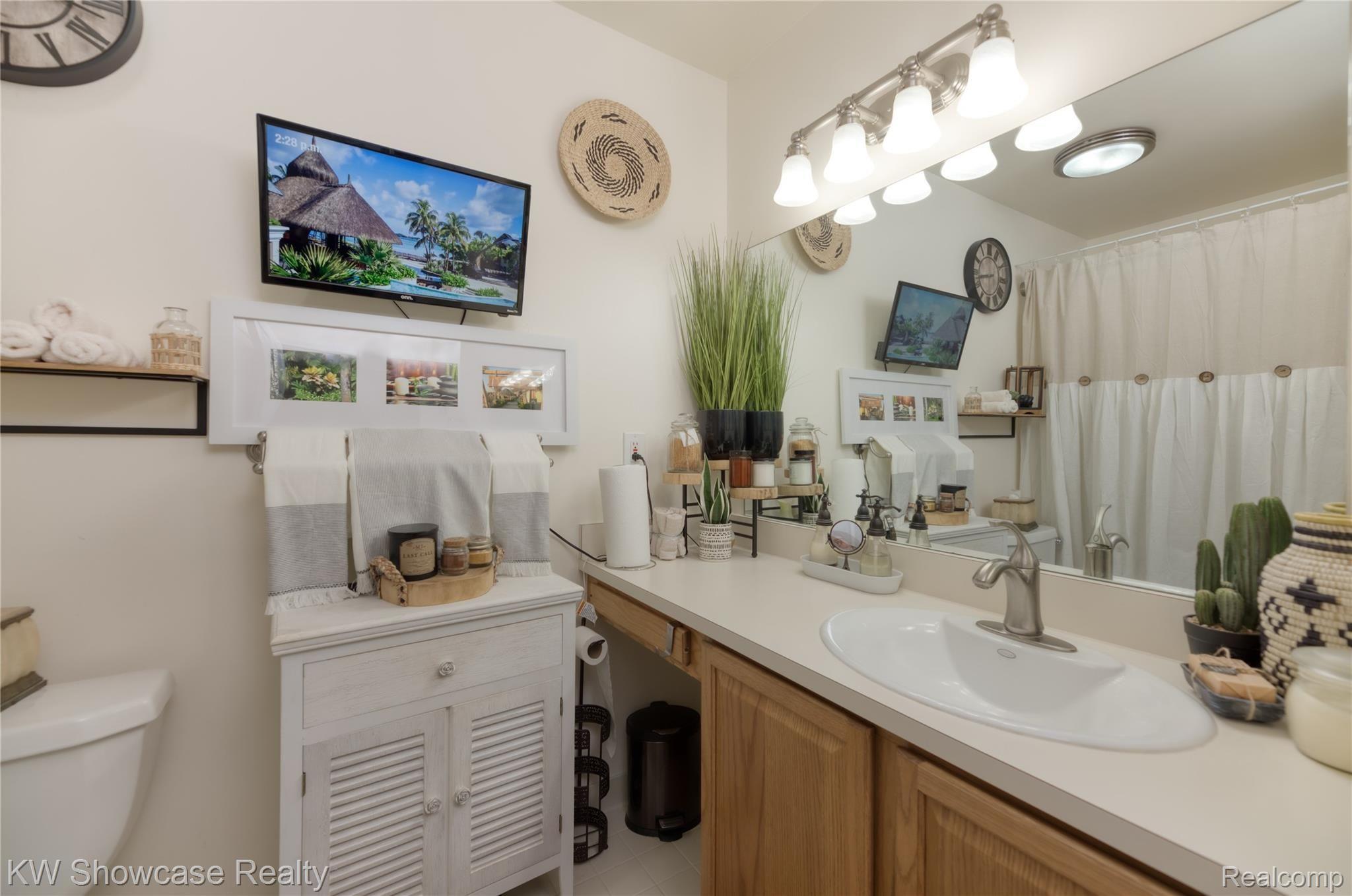20 Pine Tree Ridge, Unit 4 Waterford, MI 48327 - Photo 15 of 16 20PineTreeRidge-3.jpg
