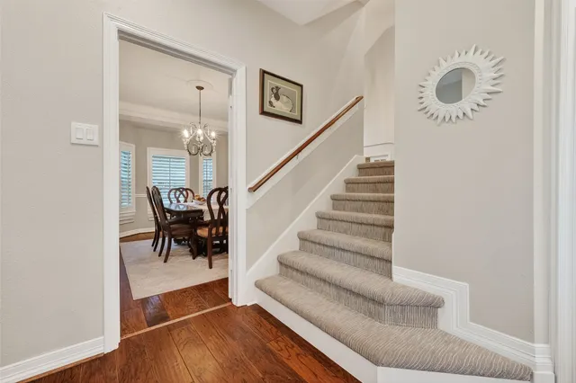 a view of an entryway with furniture